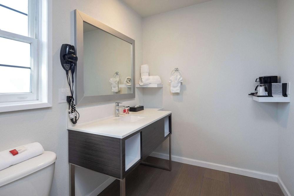 Rodeway Inn Milpitas near Great Mall - photo 24