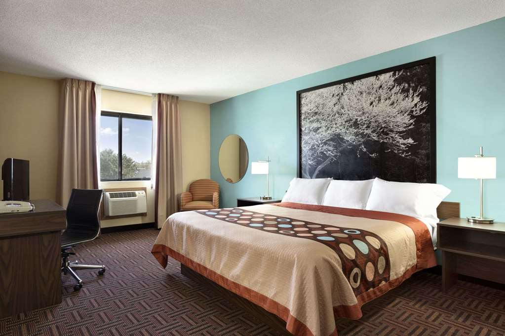 Super 8 by Wyndham Carbondale - photo 12