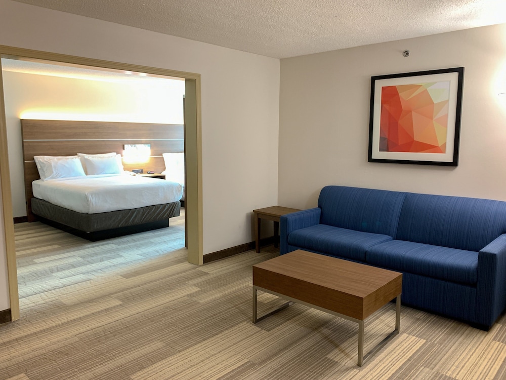 Holiday Inn Express & Suites Lexington Dtwn Area Keenland by IHG - photo 13