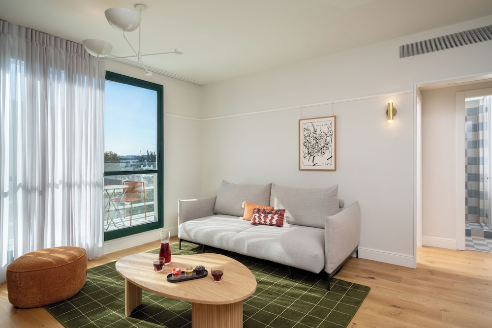 master Mazeh in Tel Aviv, Israel