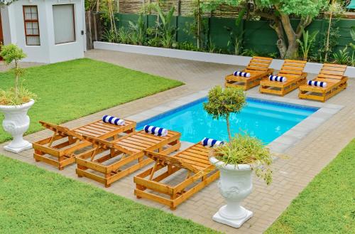 Spray Villa Bloubergstrand with hot tub and close to the beach