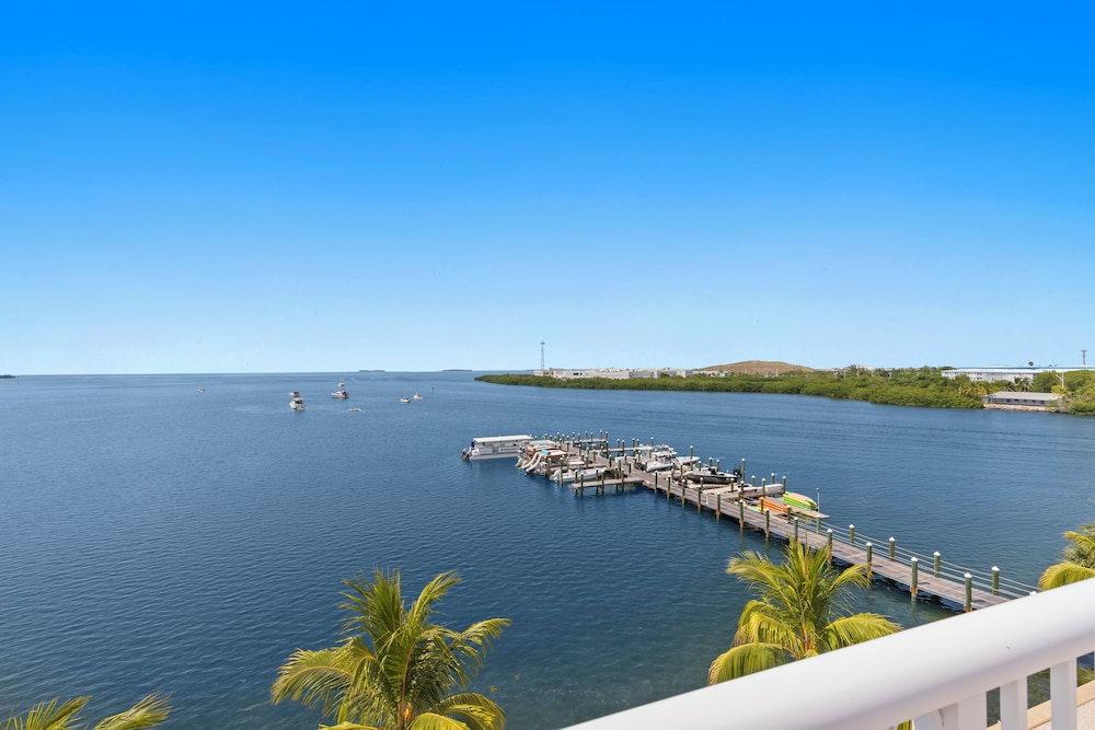 Beachside Resort & Residences - photo 104