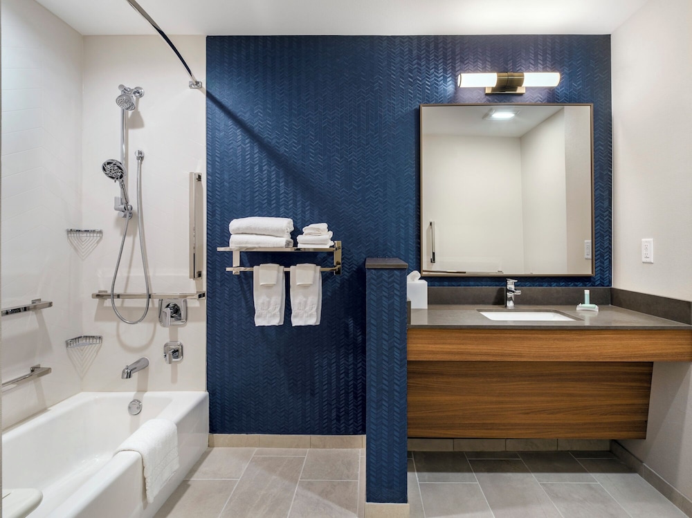 Fairfield by Marriott Inn & Suites Hanford - photo 11