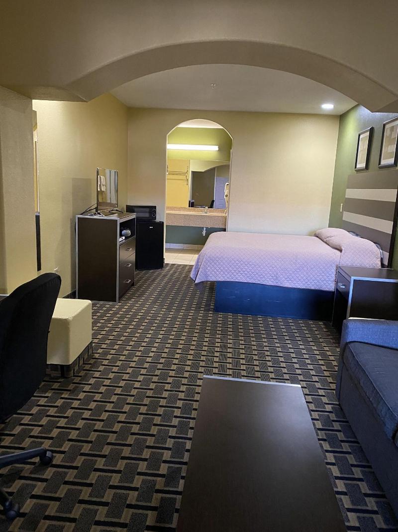 Redwood Suites - photo 12