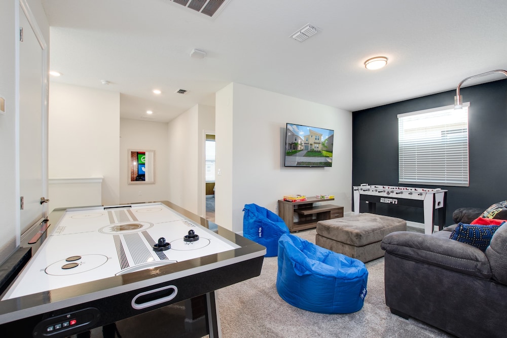 Champions Gate Resort 6 Bdrm Home - photo 52