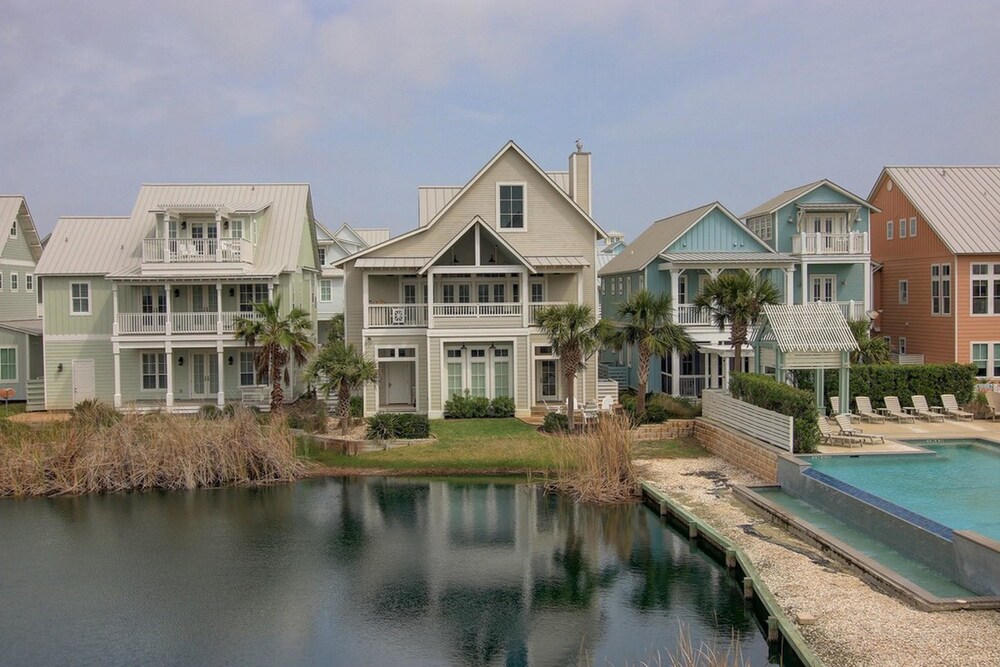 Hook Wine & Sinker 133 SE — 4-Star Luxury Hotel in Port Aransas, United States