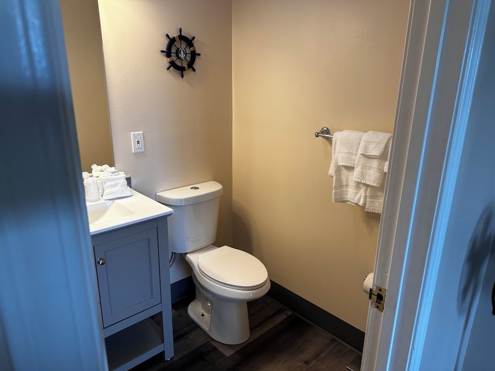 The Coastal Inn and Suites - photo 153