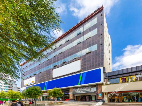 Coffee Corner - carbon neutral hotel in Nashville