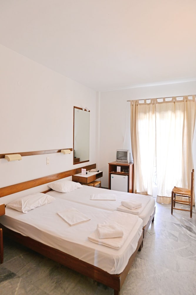 Erato Hotel — Aegina — photo 5