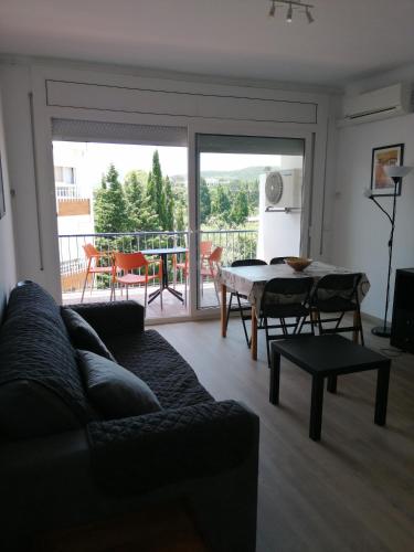 Apartament Passeig Maritim — 4-Star Luxury Hotel in Llanca, Spain