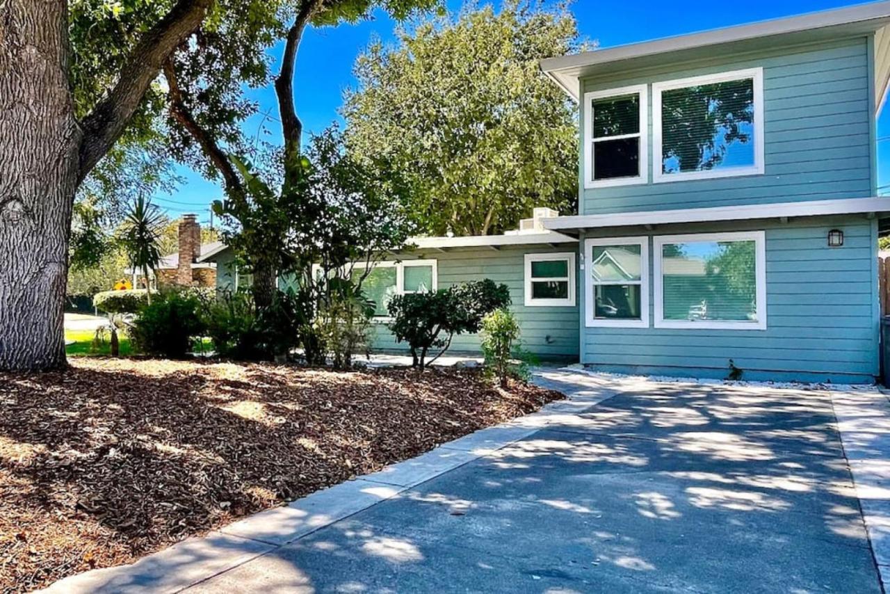 Uniquely styled home minutes to Downtown Sac — 4-Star Luxury Hotel in West Sacramento, United States