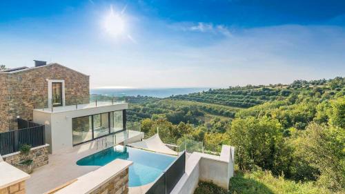 Luxurious villa with stunning view in Buje — 4-Star Luxury Hotel in Buje, Croatia