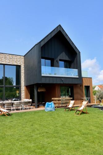 Les Suites — Camiers