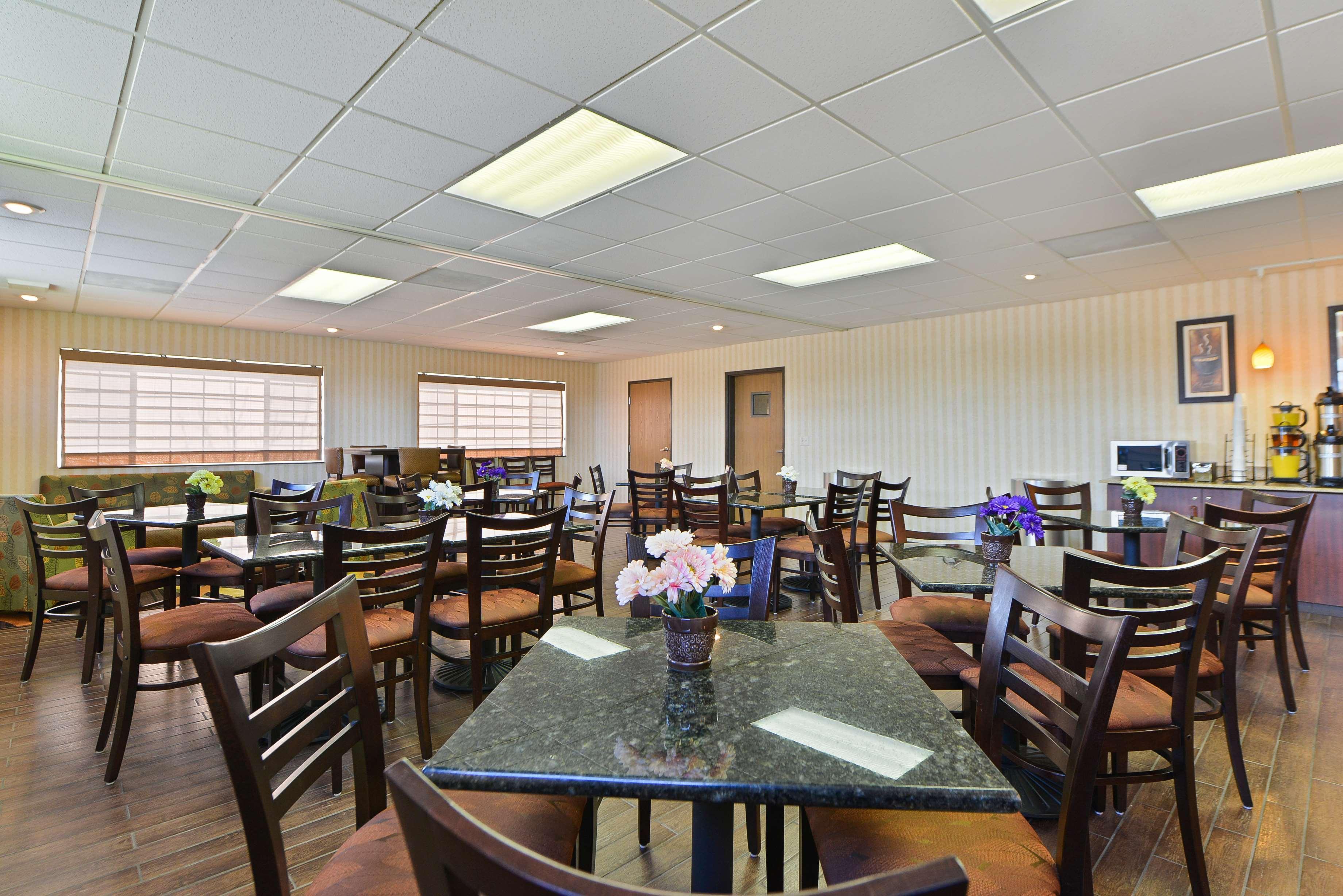 Best Western Plus Meridian - photo 21