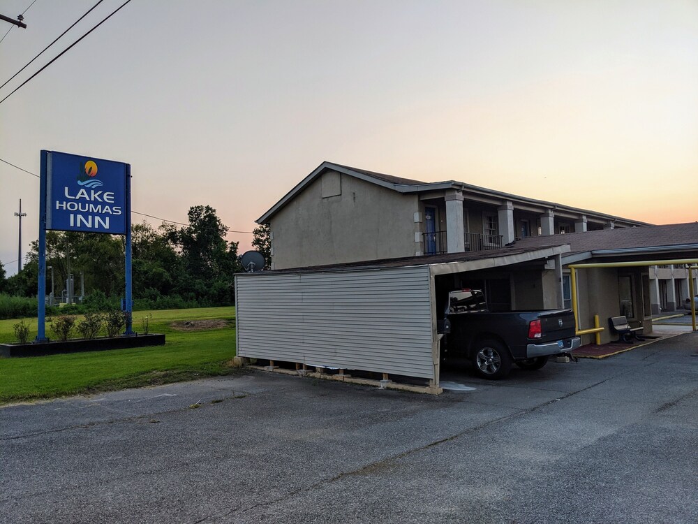Lake Houma Inn - photo 29