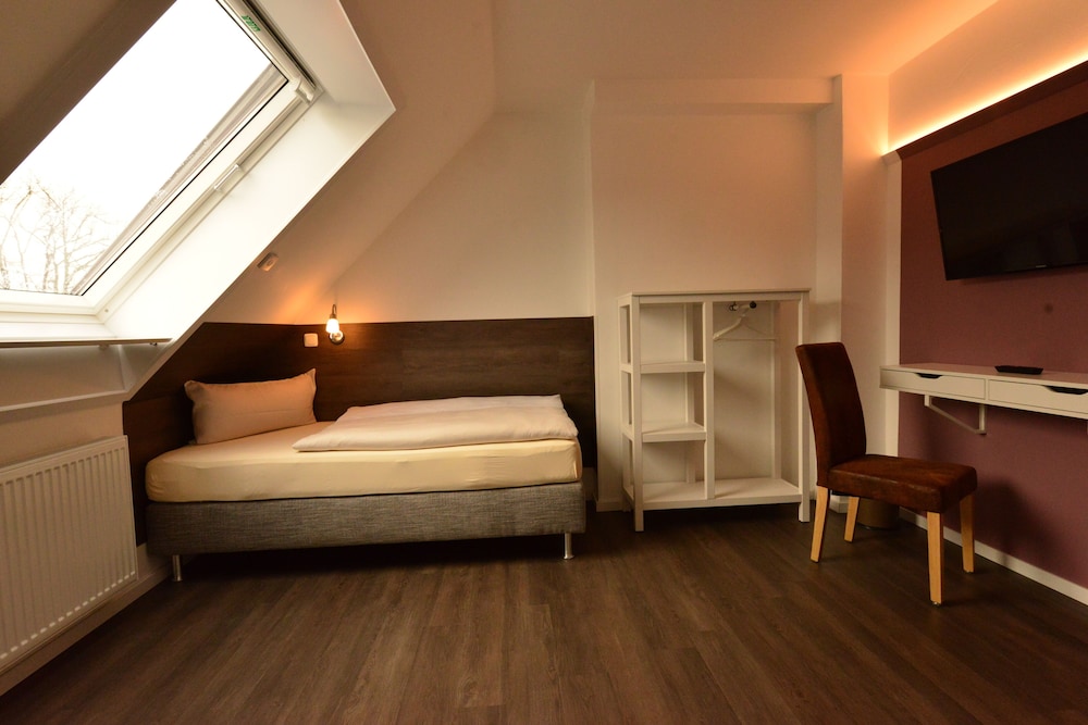 Hotel Weinert — Neubrandenburg — photo 4