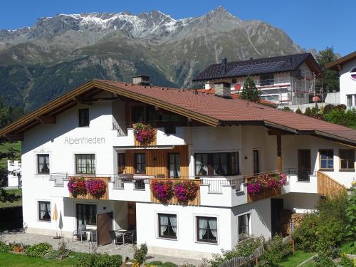 Alpenfrieden Nauders — 4-Star Luxury Hotel in Nauders, Austria