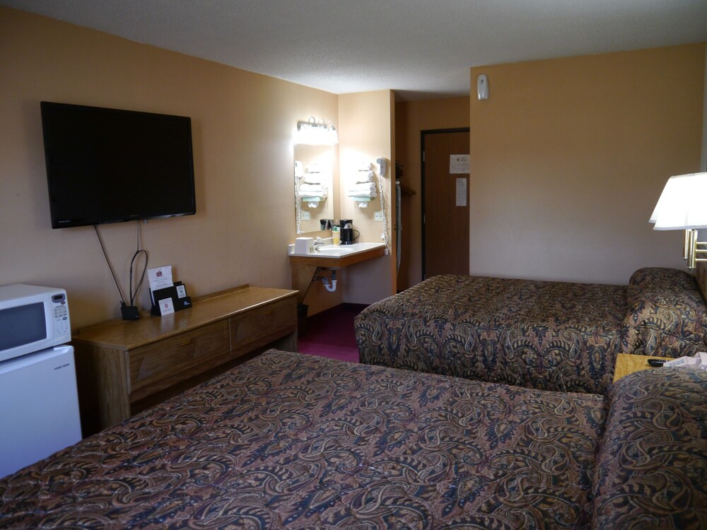 Westwood Inn Suites Kimball - photo 8