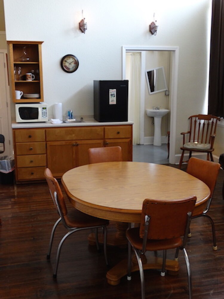 Davie School Inn - photo 24
