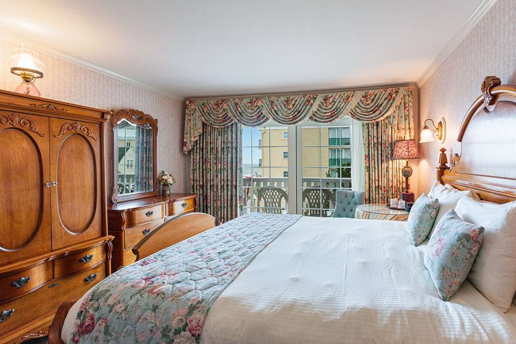 Boardwalk Plaza Hotel - photo 11