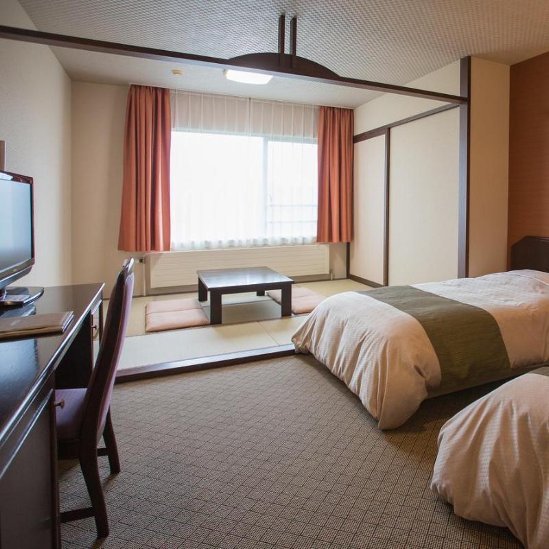 Sky Park Hotel — 4-Star Luxury Hotel in Chino, Japan