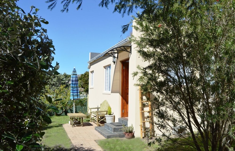 Canary Cottages - last minute hotel in Cape Town