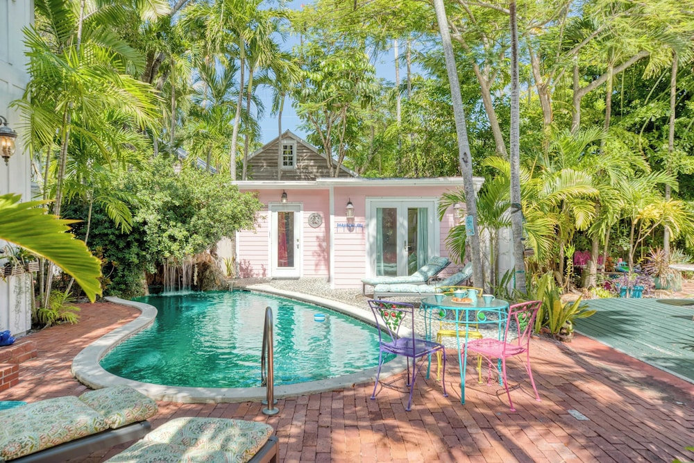 Tennessee Williams by AvantStay Funky Design Pool in Key West, United States