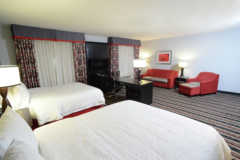 Hampton Inn & Suites Albany At Albany Mall - photo 11