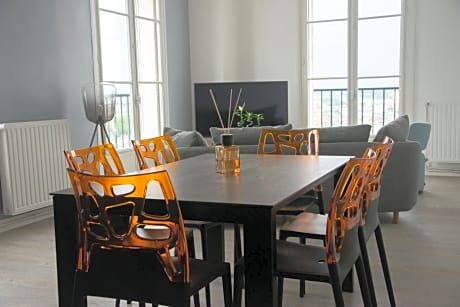 15ème droite Tour Perret Centre Ville 4 étoiles in Amiens, France