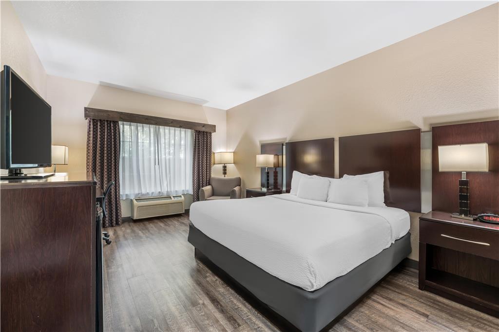 Best Western Plus Eastgate Inn & Suites - photo 17