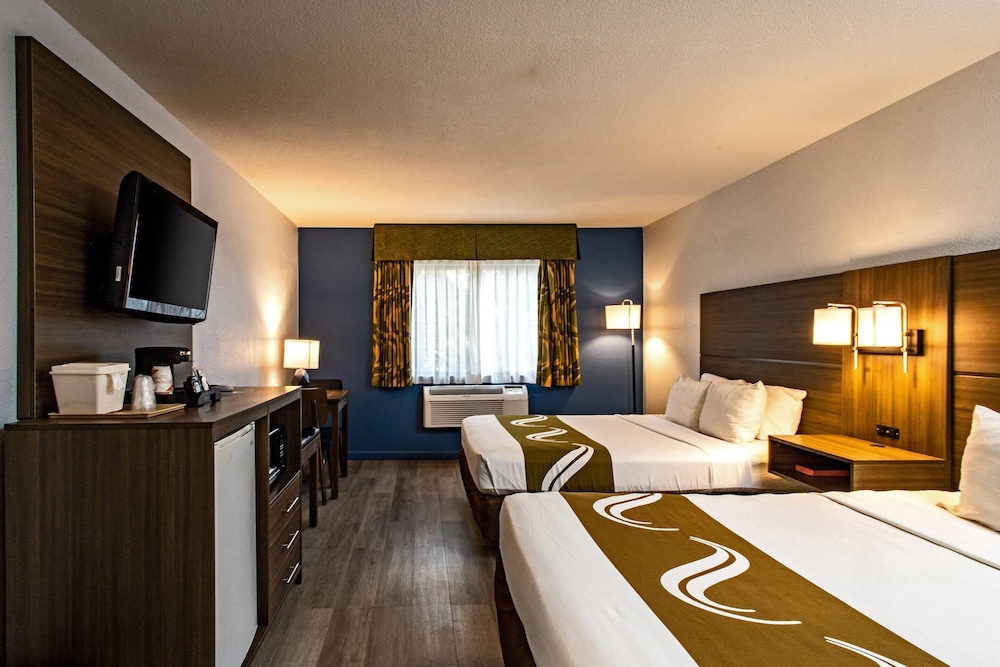 Quality Inn & Suites Tulare - photo 7