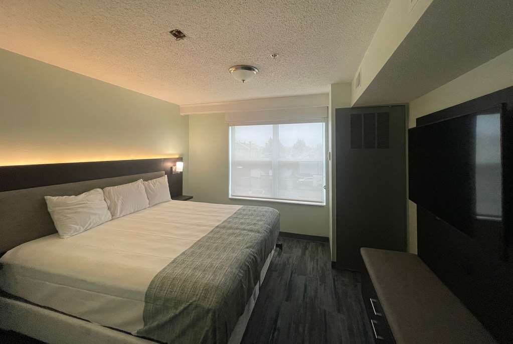 Wingate by Wyndham Waldorf Washington DC Area - photo 12