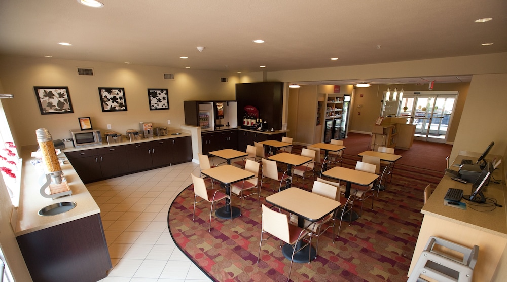 TownePlace Suites by Marriott Lake Jackson Clute - photo 19