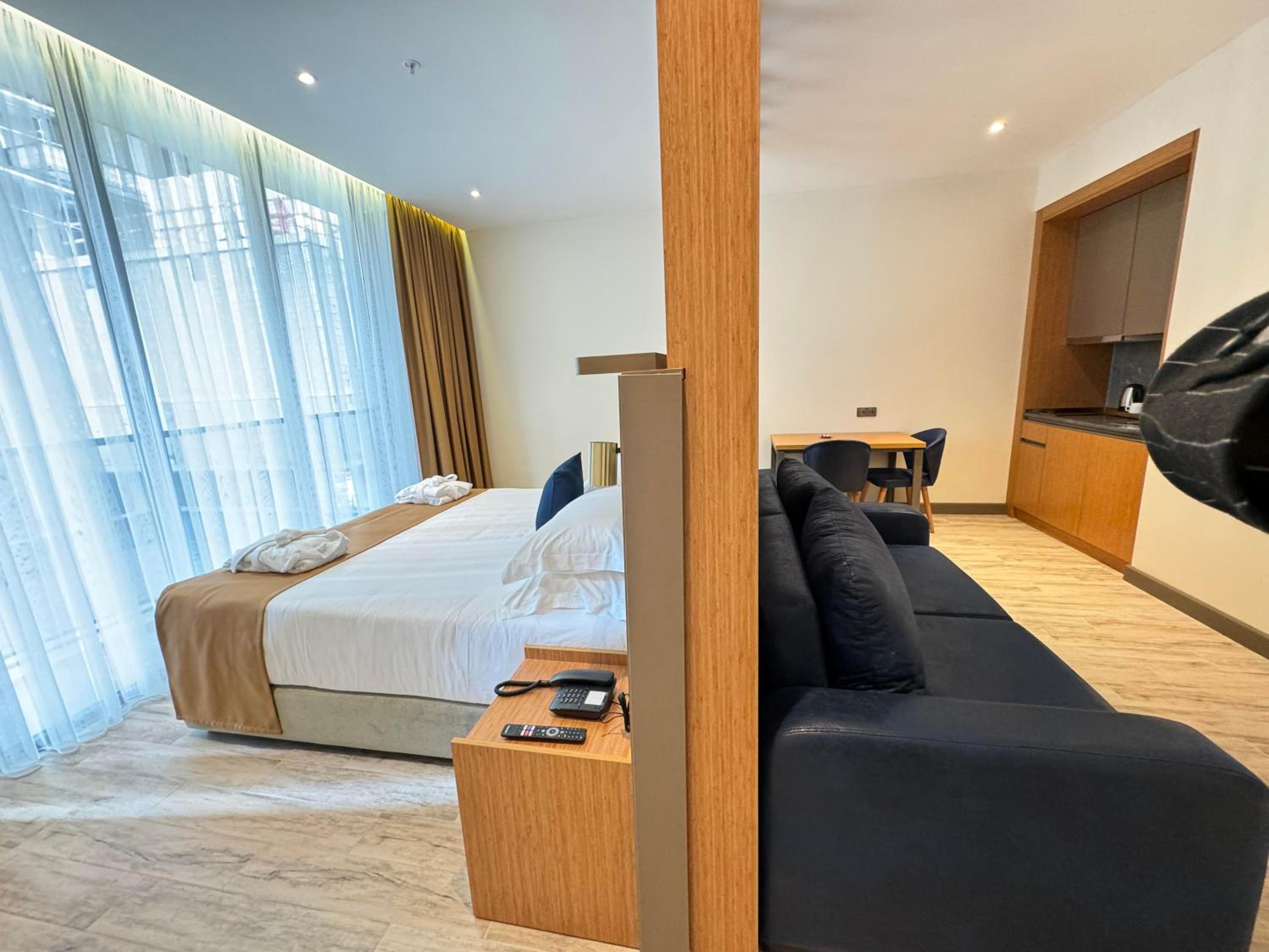 New wave apart hotel