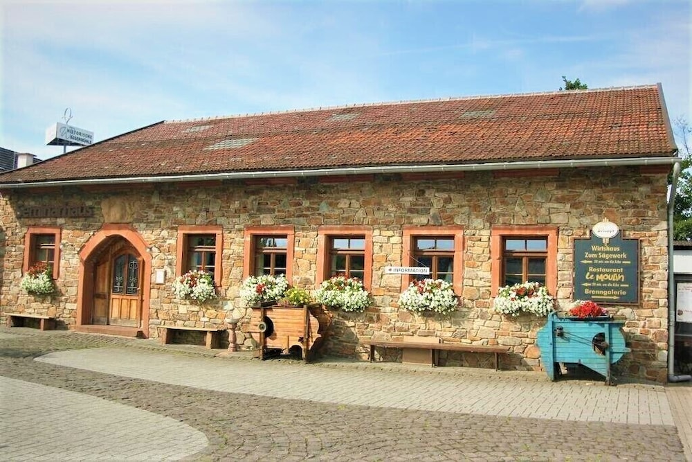 Historische Wasserm hle — hotel in Buergel