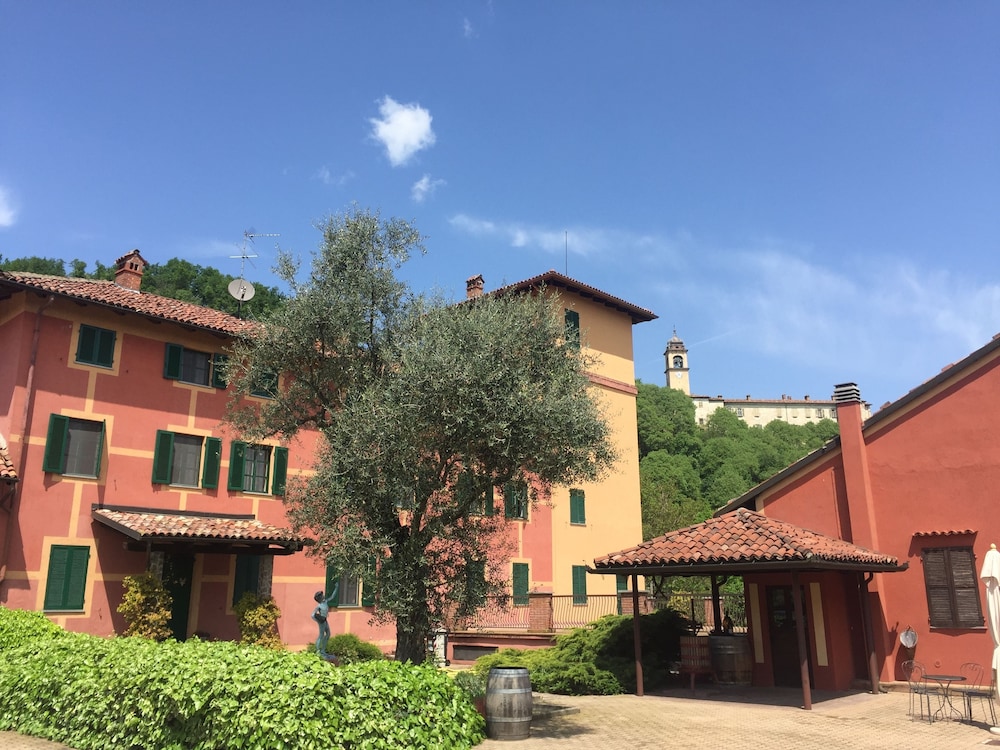 Tenuta Tenaglia — hotel in Serralunga Di Crea