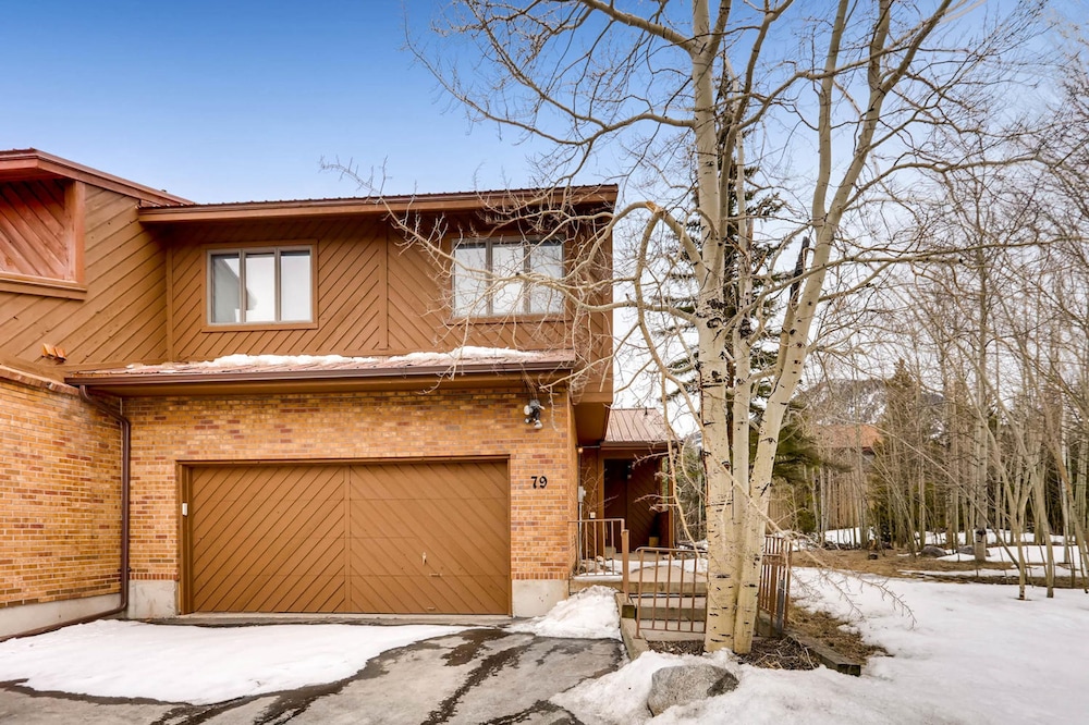 Hawn Drive by Summit County Mountain Retreats in Frisco, United States