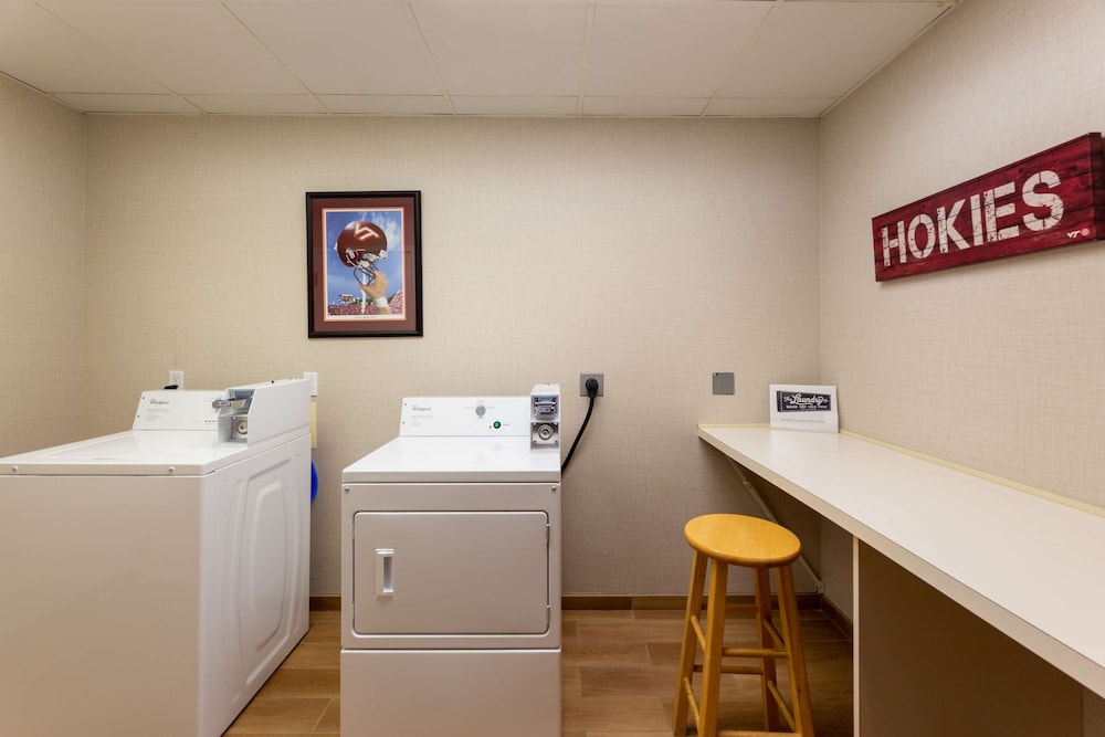 Hampton Inn Christiansburg Blacksburg - photo 35