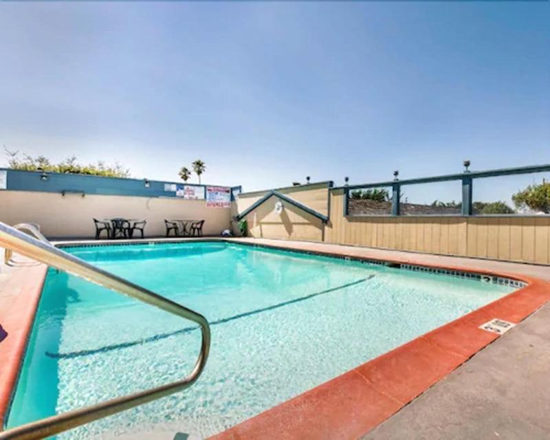 Monterey Fairgrounds Inn - photo 18