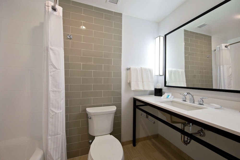 Hilton Garden Inn Martinsburg - photo 34