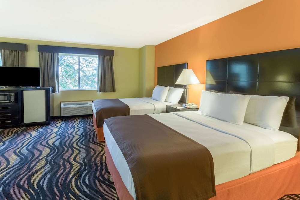 AmericInn by Wyndham Streator - photo 9