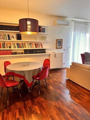 Suite Melo Affitti Brevi Italia — 4-Star Luxury Hotel in Bari, Italy