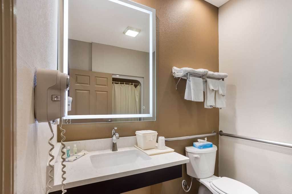 Quality Inn & Suites Pearl Jackson - photo 11