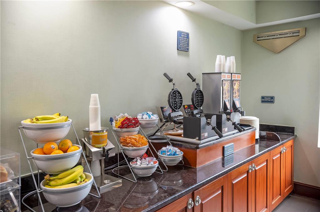 Comfort Suites Outlet Center - photo 32