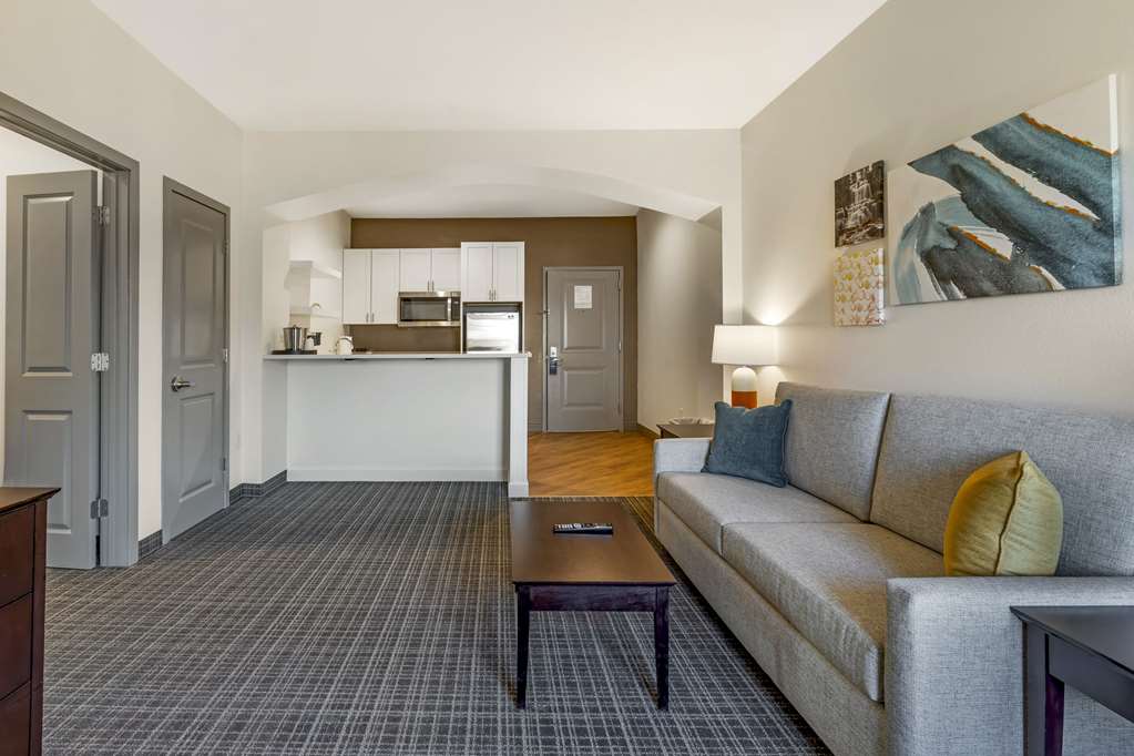 Comfort Inn & Suites Verona at Turning Stone Resort Casino - photo 30