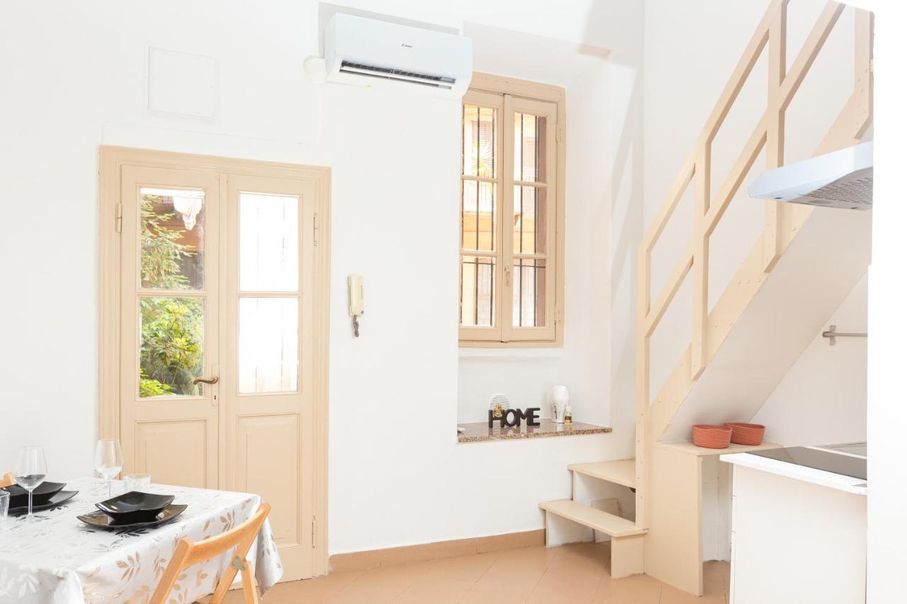 Cream Little Apartment M1 City Center — 4-Star Luxury Hotel in Milan, Italy
