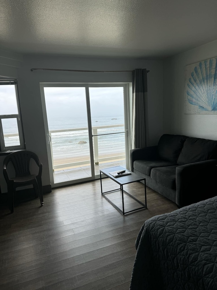 Sunset Oceanfront Lodging - photo 62