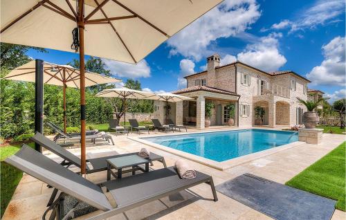 Villa Elena — 5-Star Luxury Hotel in None, Croatia