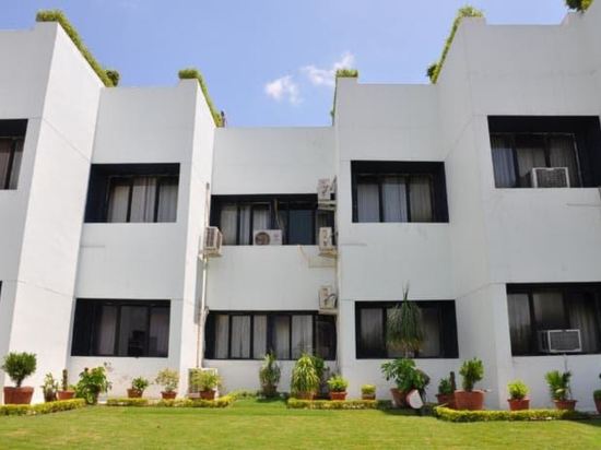 Hotel Bareilly Palace in Bareilly, India