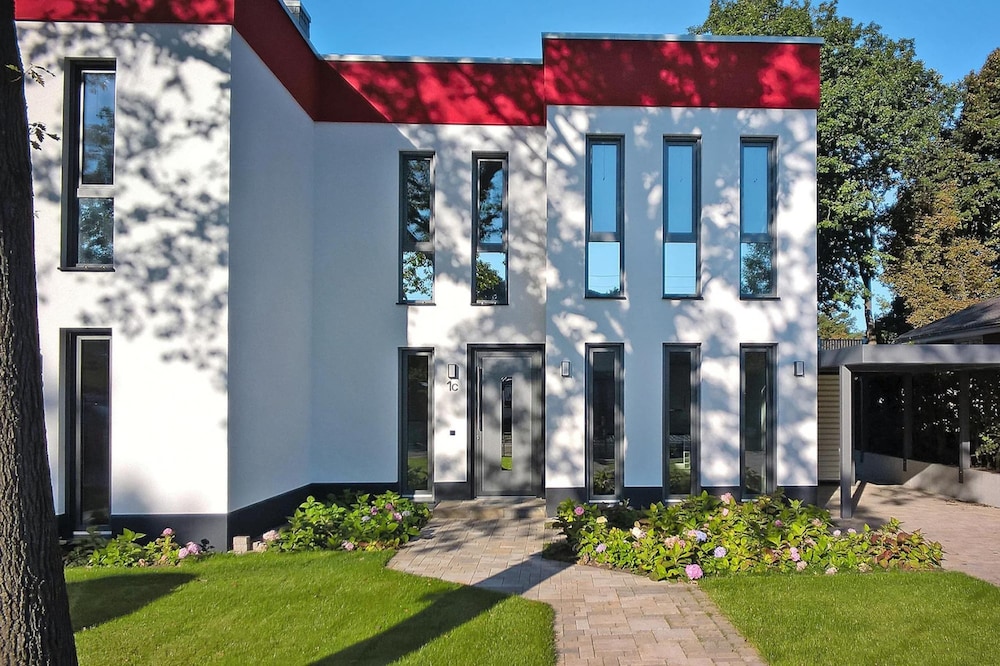 Appartement in Strausberg mit Frühstück inklusive — 4-Star Luxury Hotel in Strausberg, Germany